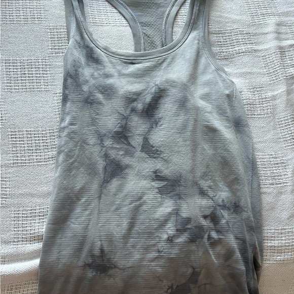 Swiftly Tech Racerback Tank Top 2.0
Hip Length cloud tie dye color - Picture 2 of 2